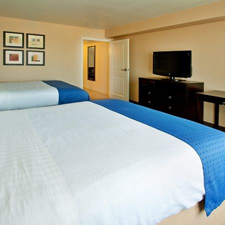 Holiday Inn & Suites Phoenix Airport By Ihg Exterior photo