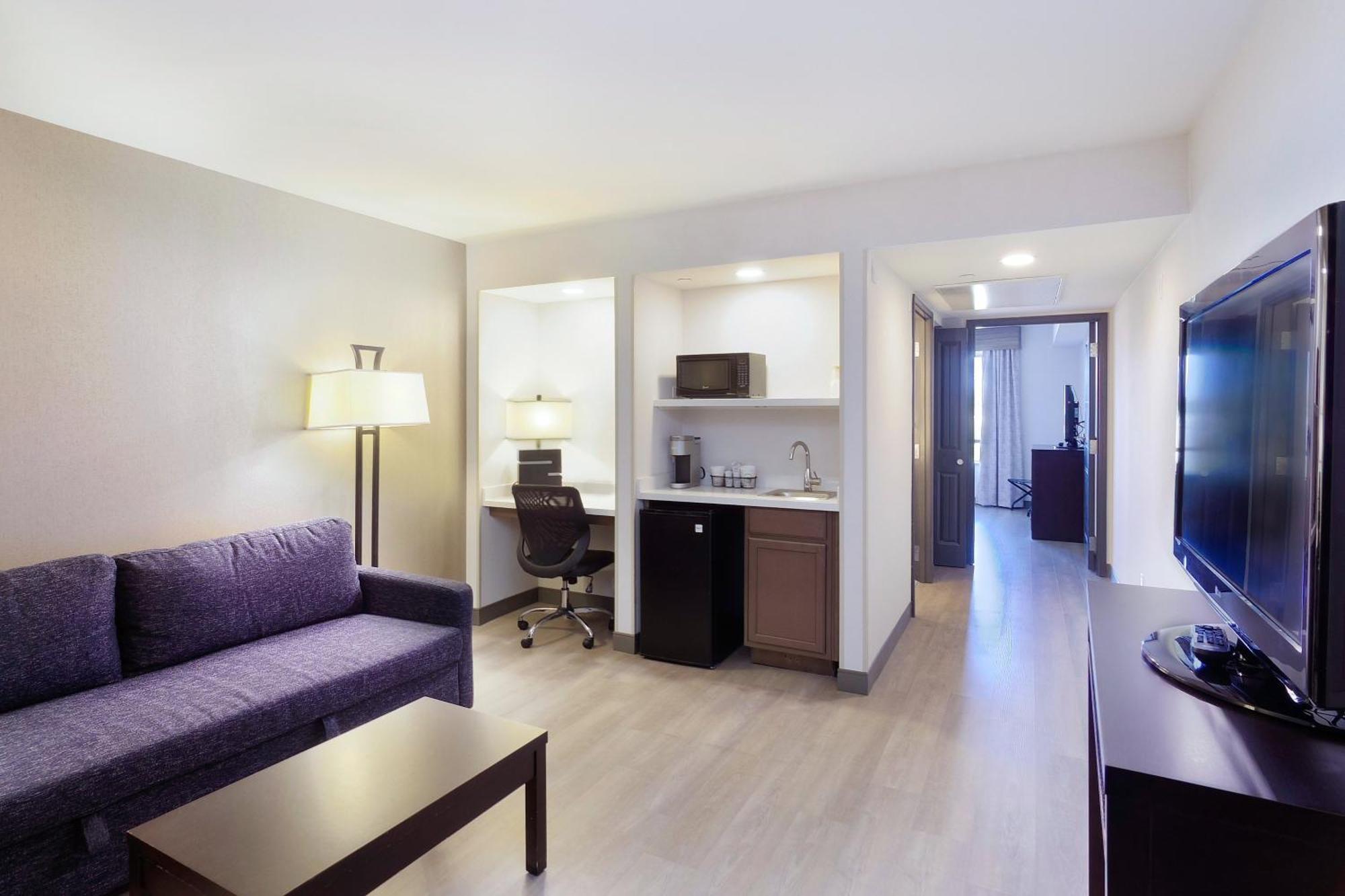 Holiday Inn & Suites Phoenix Airport By Ihg Exterior photo