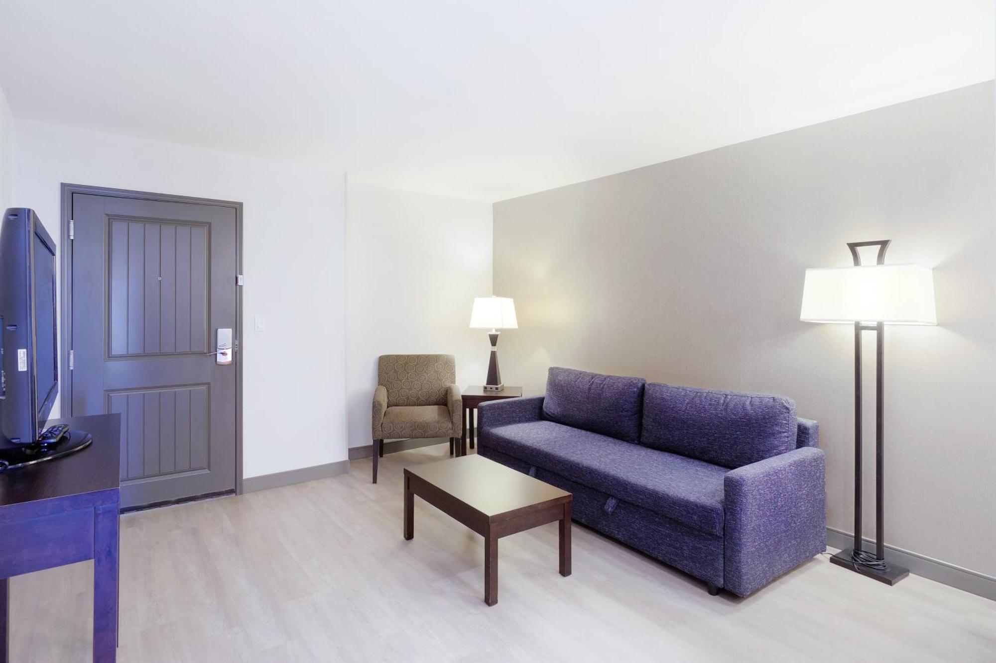 Holiday Inn & Suites Phoenix Airport By Ihg Exterior photo